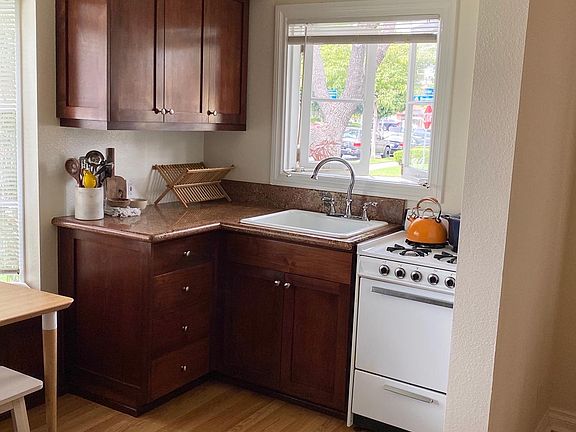 4th image of 257 S Glassell St APT A