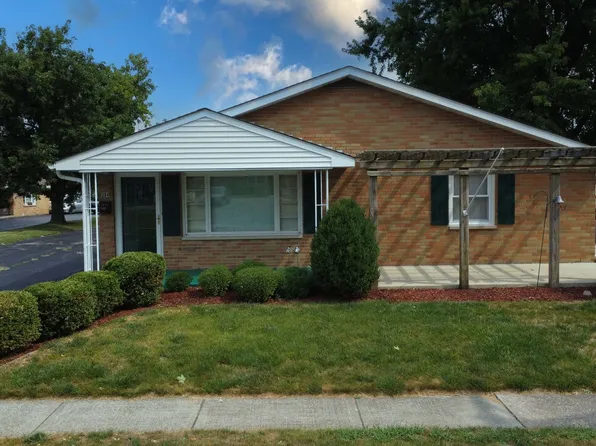 304 E Cherry St #1, Watseka, IL 60970