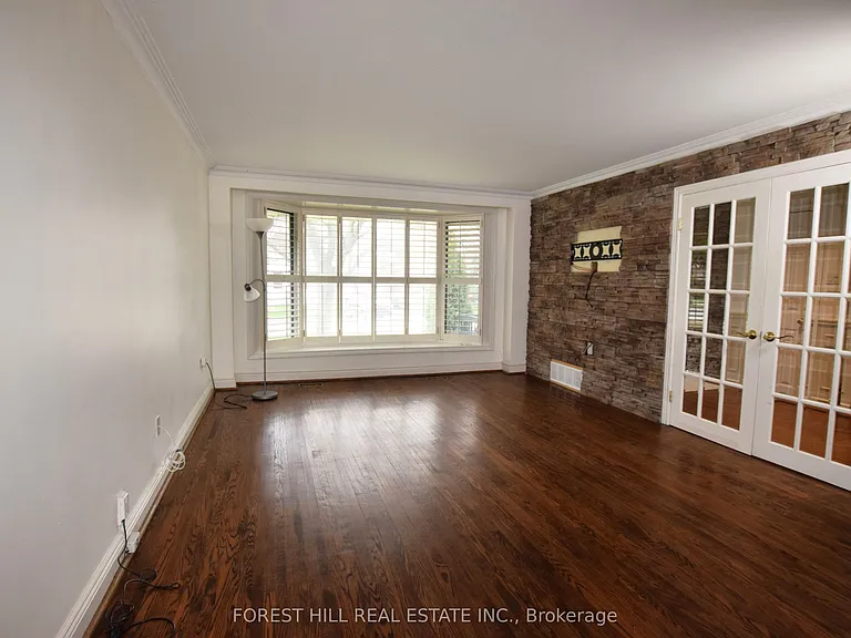 221 Park Home Ave — Photo 4