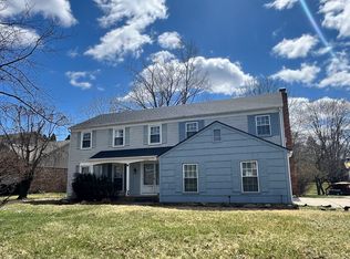 23496 Derby Ln, Farmington Hills, MI 48336