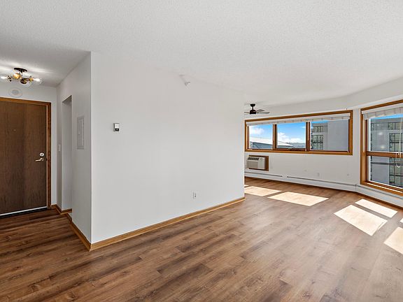 3rd image of 433 S 7th St APT 1627