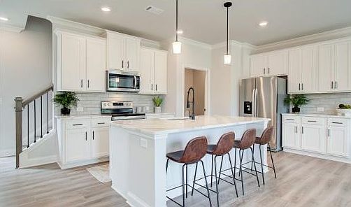 3rd image of 4652 Cypress Park Dr