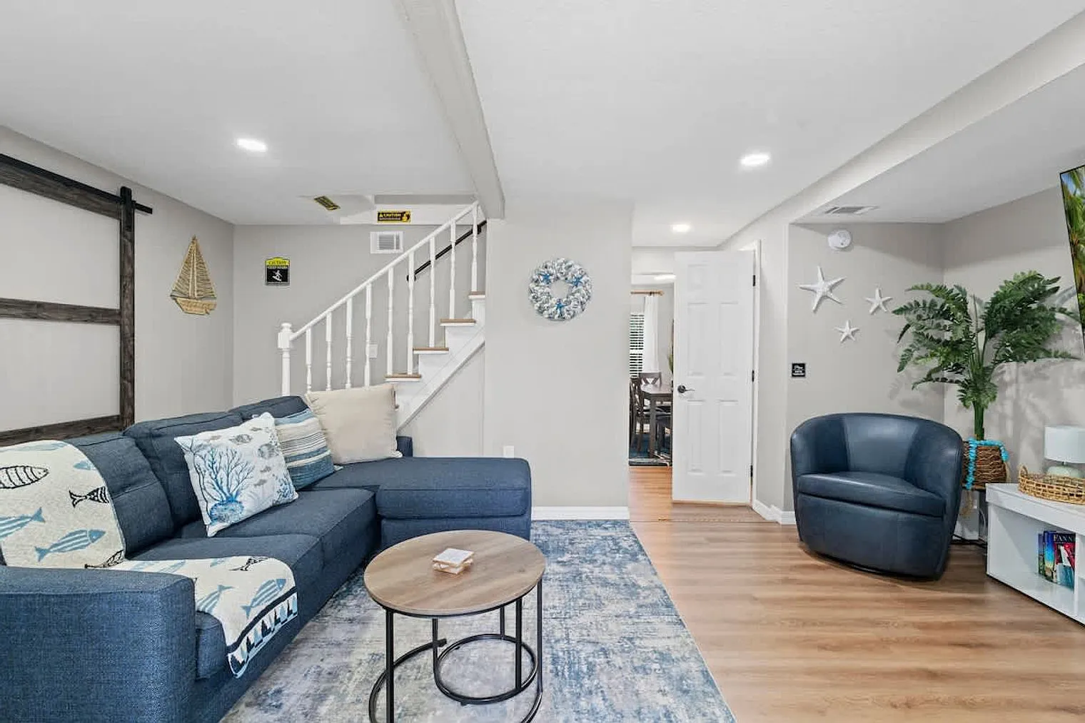 4 bed, 2.0 bath, 1323 sqft, $9,108 — Photo 3