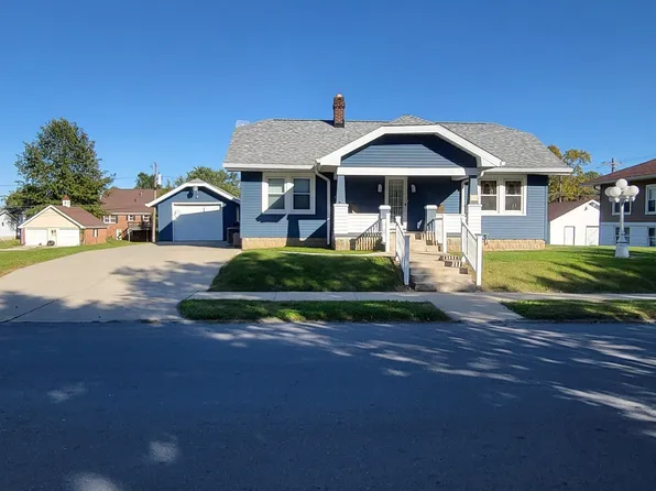 121 N 9th St, Elwood, IN 46036