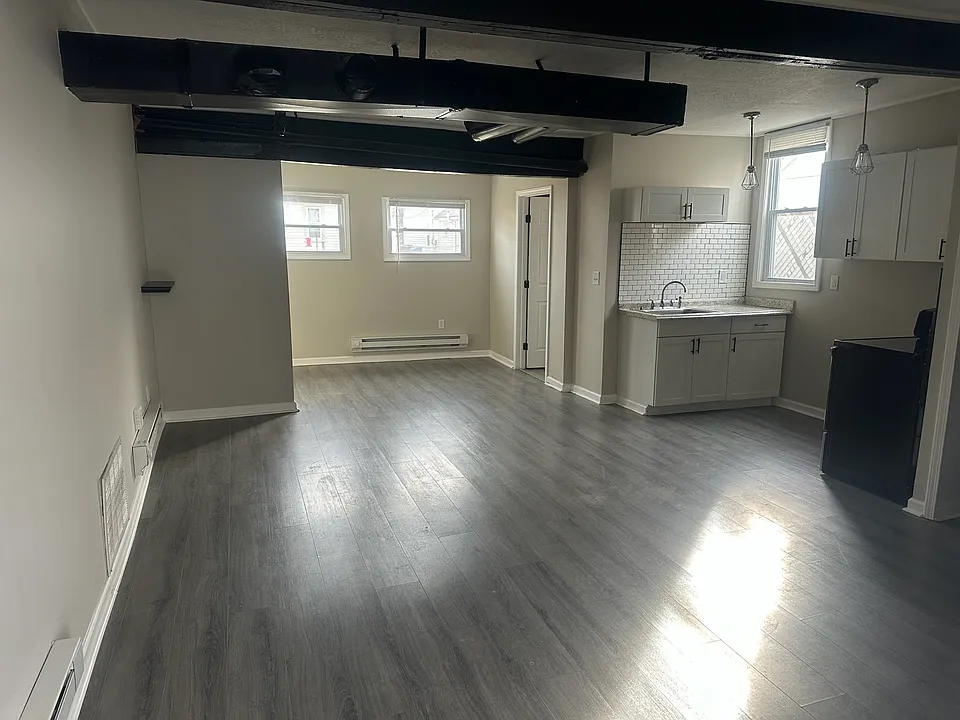 1127 Rowley Ave #1