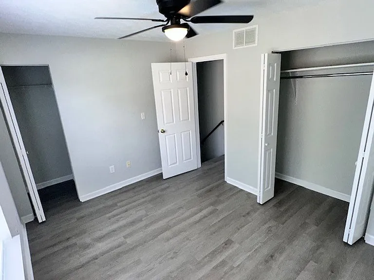 356 Oxford Dr — Photo 16