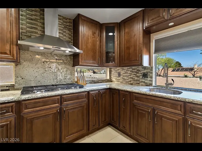 8228 Ocean Terrace Way — Photo 4