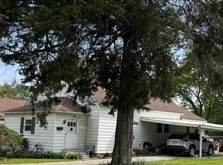 1407 Patterson St, Centralia, IL 62801