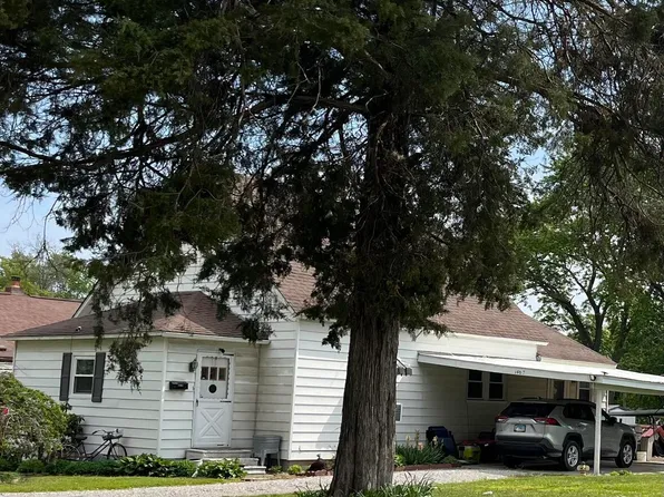 1407 Patterson St, Centralia, IL 62801