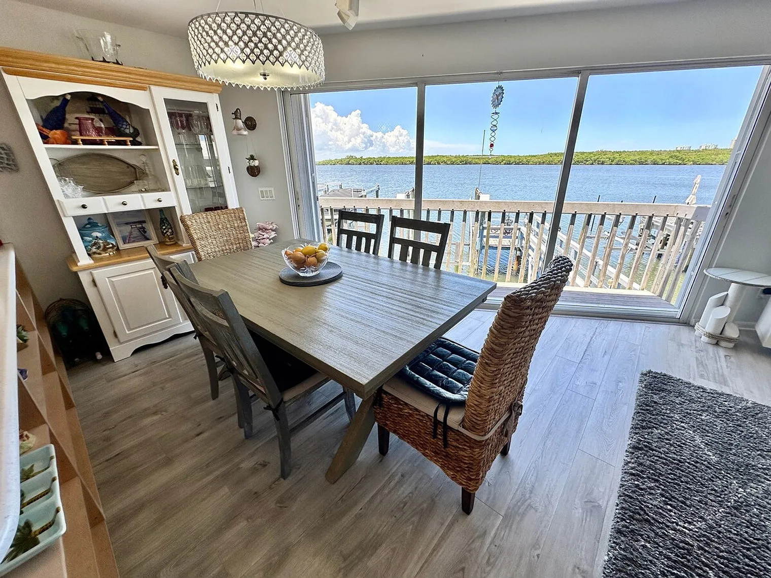 1 bed, 2.5 bath, $8,035 — Photo 4