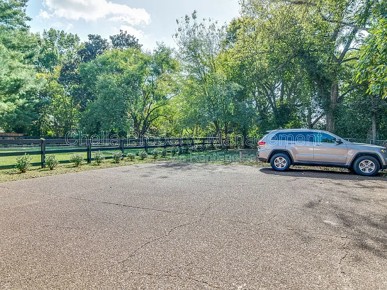 2615 Habersham Ave — Photo 32