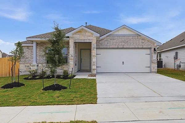 3 bed, 1370 sqft, $2,250 — Photo 2