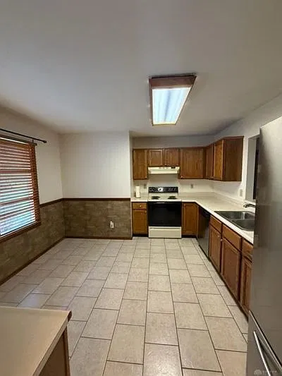 3 bed, 2.0 bath, 1532 sqft, $1,695 — Photo 4