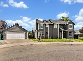 403 Petschauer Pl, Enumclaw, WA 98022
