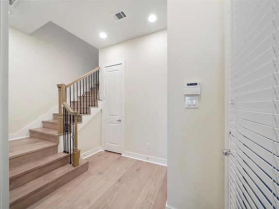 3rd image of 2616 Riverside Dr Unit K