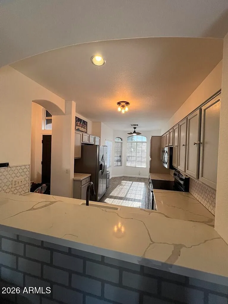 3 bed, 2.0 bath, 1533 sqft, $2,500 — Photo 2
