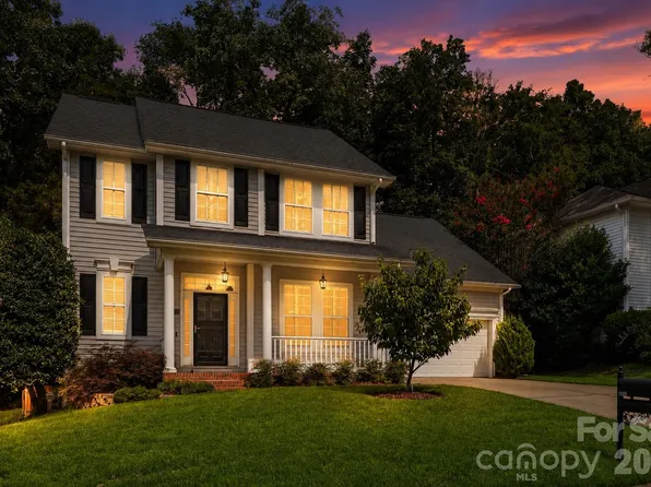 6832 Charter Hills Rd, Charlotte, NC 28277