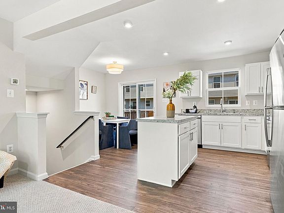 5th image of 287 Sage Cir