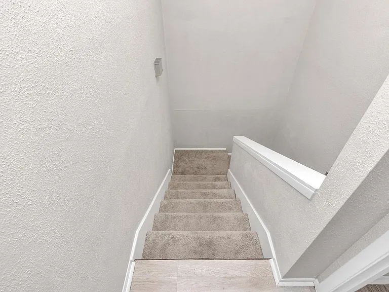 5837 Sunforest Dr — Photo 16