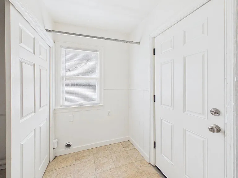 701 Sunset Ter — Photo 14