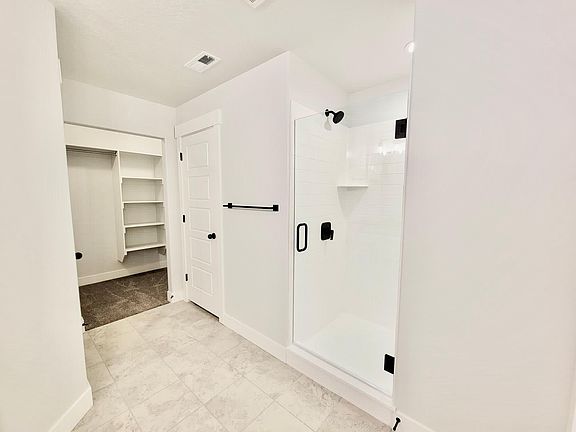 5th image of 416 N 250 W