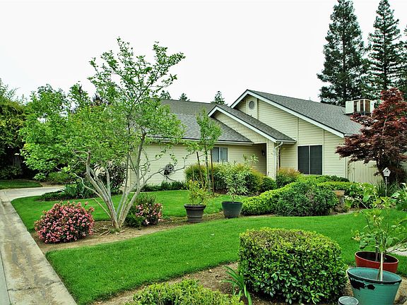 2nd image of 9128 N Woodlawn Dr