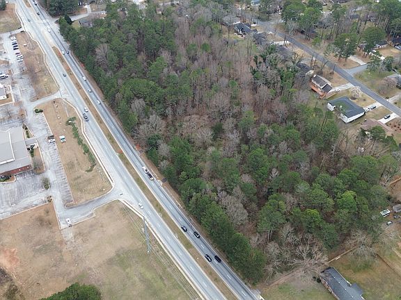 2nd image of 2424 Rockbridge Rd