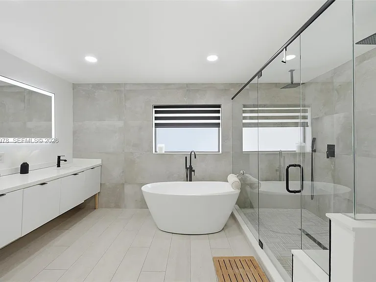 9935 Ramblewood Dr — Photo 17