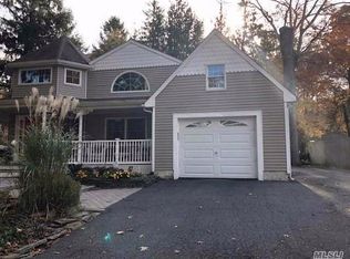 36 Ridgeway Ave, Setauket, NY 11733