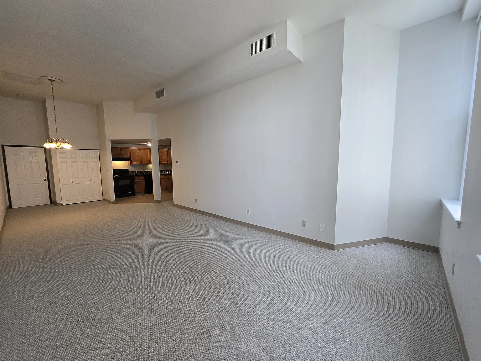 1 bed, 800 sqft, $1,950 — Photo 4
