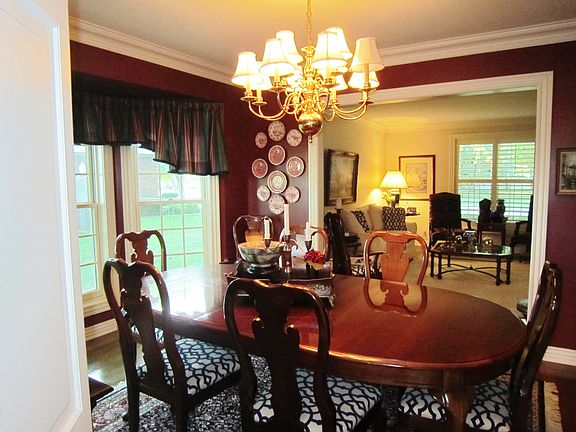 4th image of 911 Club View Dr