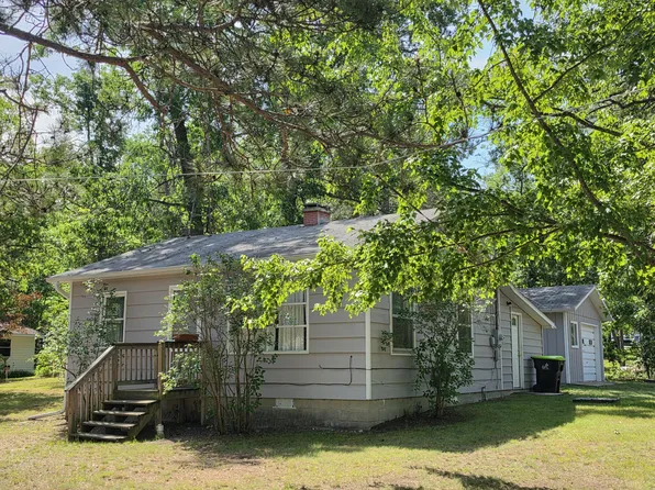 915 W 11th St, Mio, MI 48647