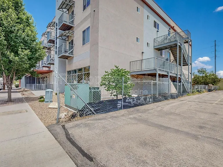 950 4th St NW #209 — Photo 33