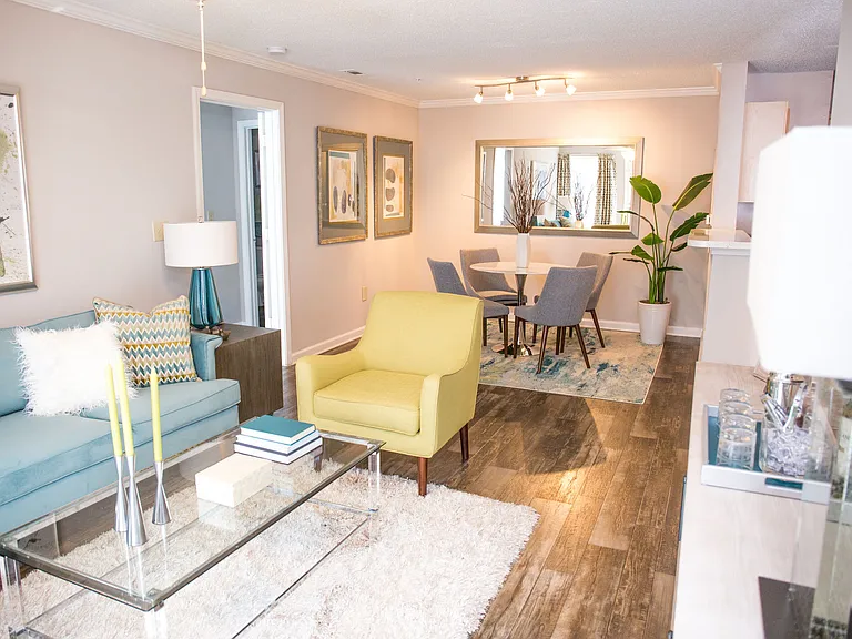Scarlett Place Apartments — Photo 6