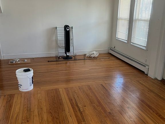 3rd image of 10 Rice Ave Floor 1
