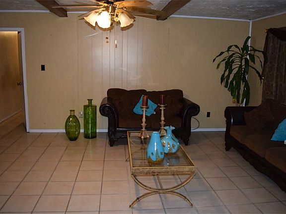4th image of 12322 South Dr
