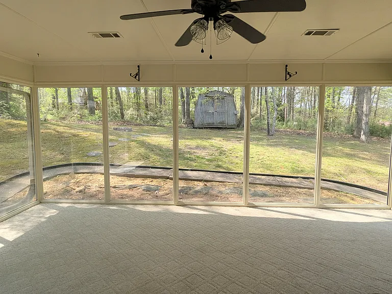 34 E Kenora Dr SW — Photo 18