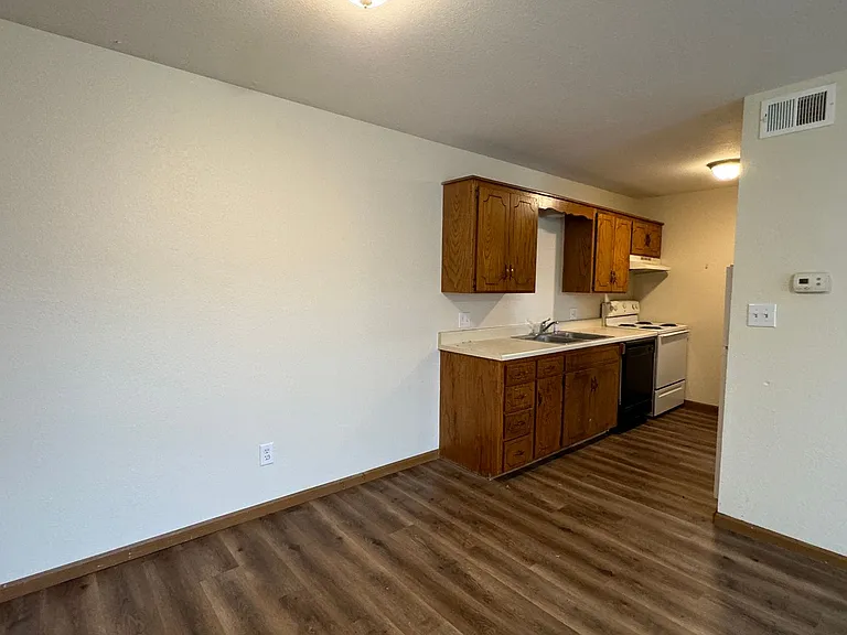 Kentwood Apartments — Photo 7