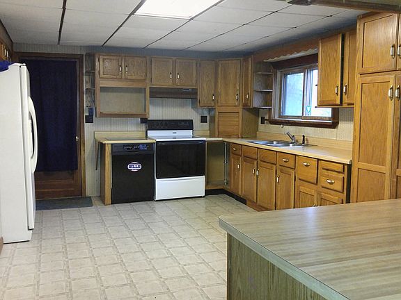 3rd image of 7000 Main St