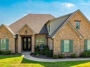 2901 Fairway Oaks Ln, Longview, TX 75605