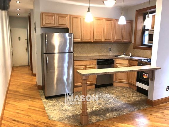 2nd image of 706 Amsterdam Ave #5SR