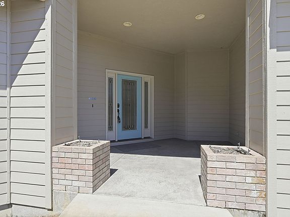3rd image of 2833 20th St