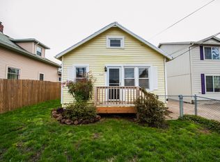 8042-8046 SE Carlton St, Portland, OR