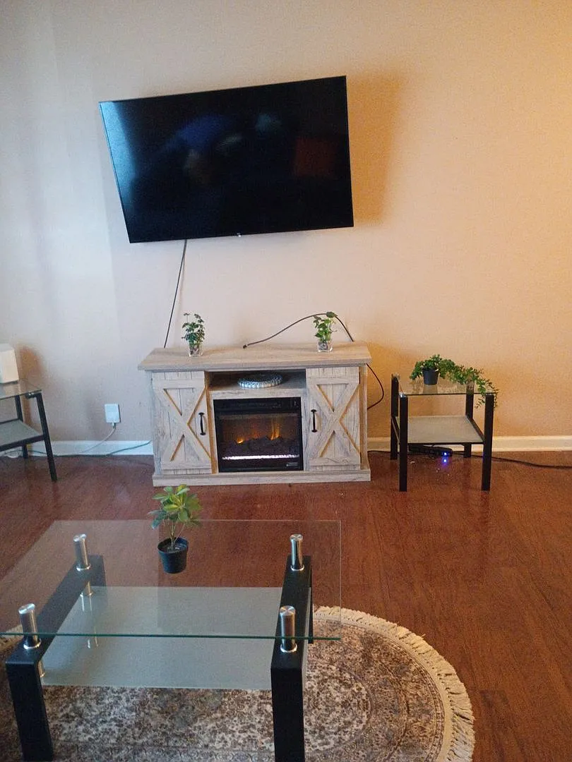 Charming 3BR House in Stone Mountain — Photo 2