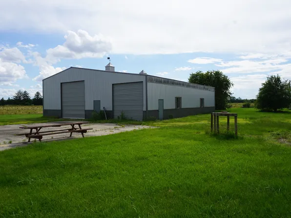 1091 N Rte #1, Saint Anne, IL 60964