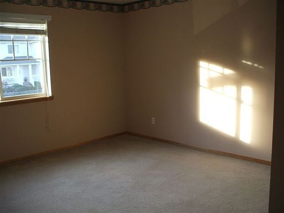 5th image of 62 SW Eston Ct