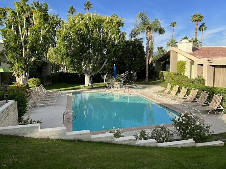 San Luis Rey Ave — Photo 20