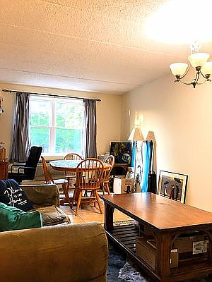 5th image of 999 Forest Ave APT 1B