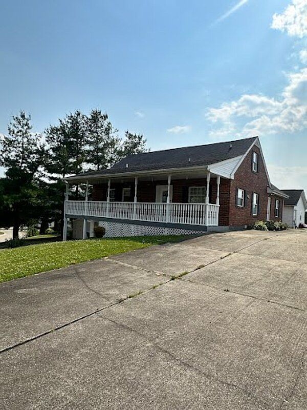 1501 Thistlewood Cir, Hurricane, WV 25526 | Zillow