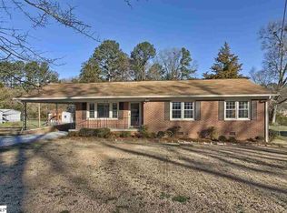 111 Pinewood Ave, Clinton, SC 29325